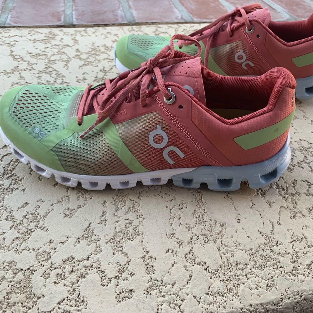 On Cloudflow Women’s Running Shoes size 7.5